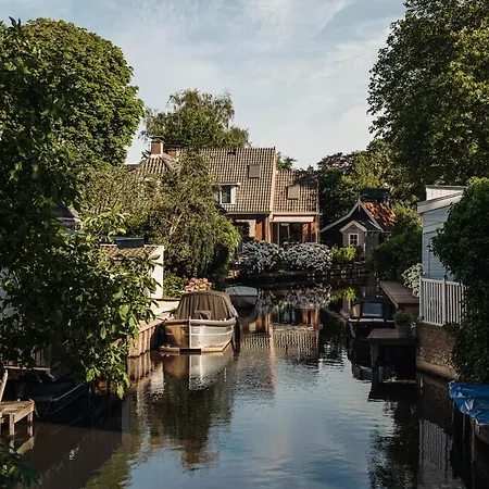 On The Pensión Broek in Waterland