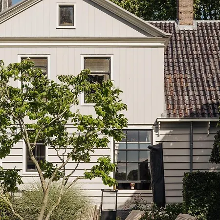 On The 4* Broek in Waterland