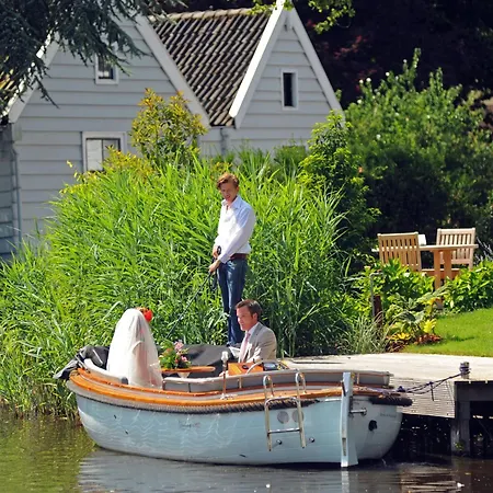 Guest house On The Lake 4*