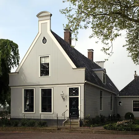 On The Lake Broek in Waterland