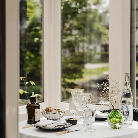Guest house On The Lake Broek in Waterland
