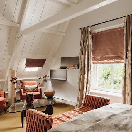 Guest house On The Lake Broek in Waterland