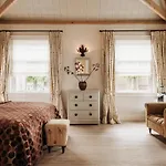 Guest house On The Lake
