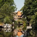 Guest house On The Lake