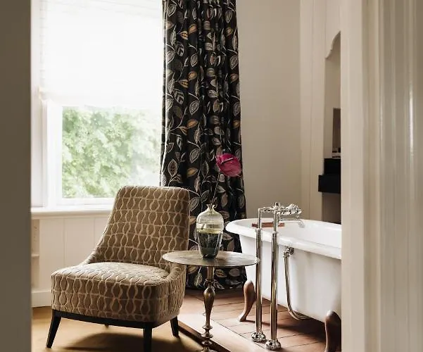 Πανσιόν On The 4*