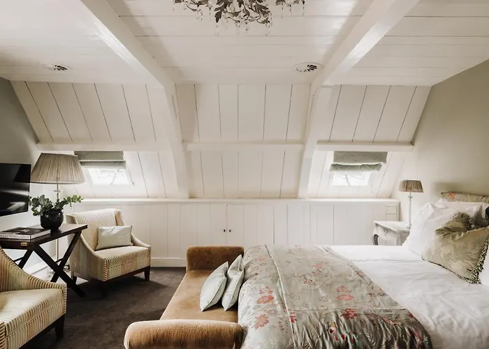 On The Πανσιόν 4*