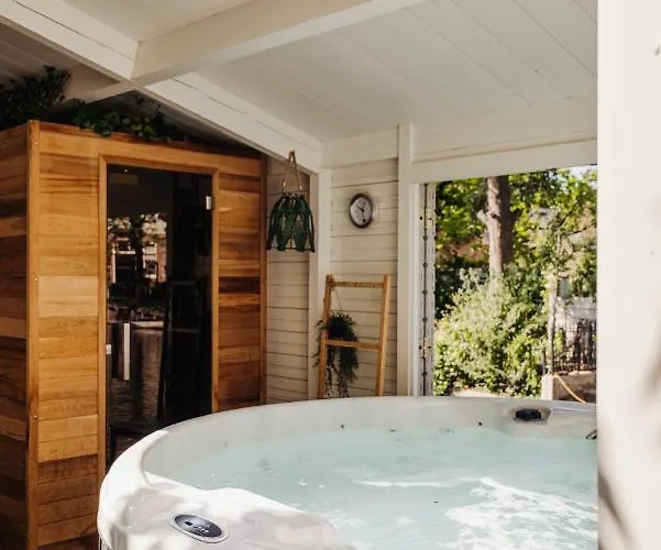 Πανσιόν On The 4*