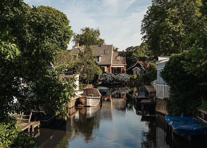 On The Πανσιόν Broek in Waterland