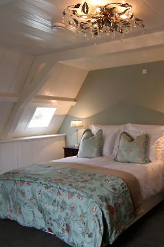 On The Πανσιόν 4*